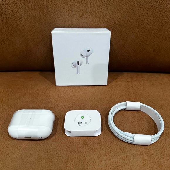 Apple White Earbud Headphones